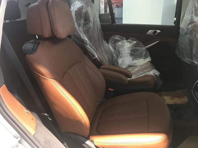 平行进口版本的宝马X7座椅皮质区分