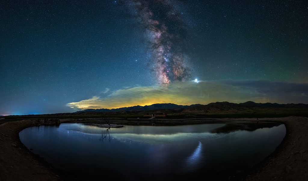 追逐大西北那片璀璨的星空,沙漠中偶遇那片奇形怪状的