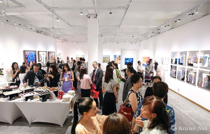 李善单+玛馨玲月“明镜~Transparency”上海同城双展开幕 星际娱乐场注册