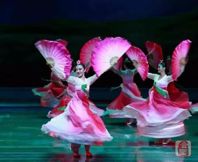 朝鲜族:家住"金达莱"盛开的地方