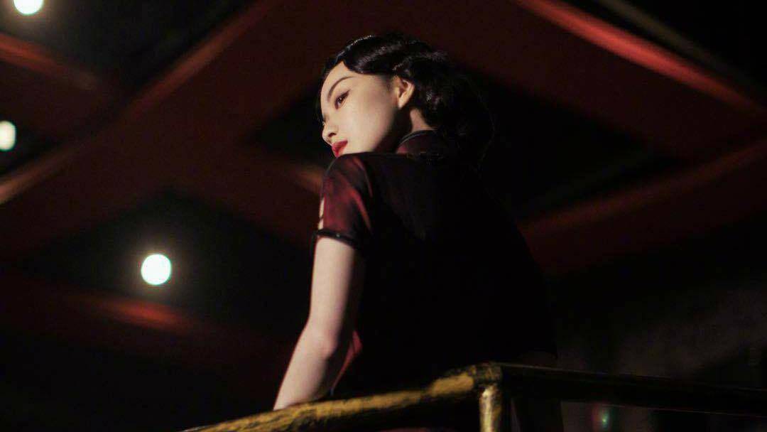 倪妮新剧口碑逆袭，出演话剧沉淀演技，钟楚曦街拍刷屏化身流量？