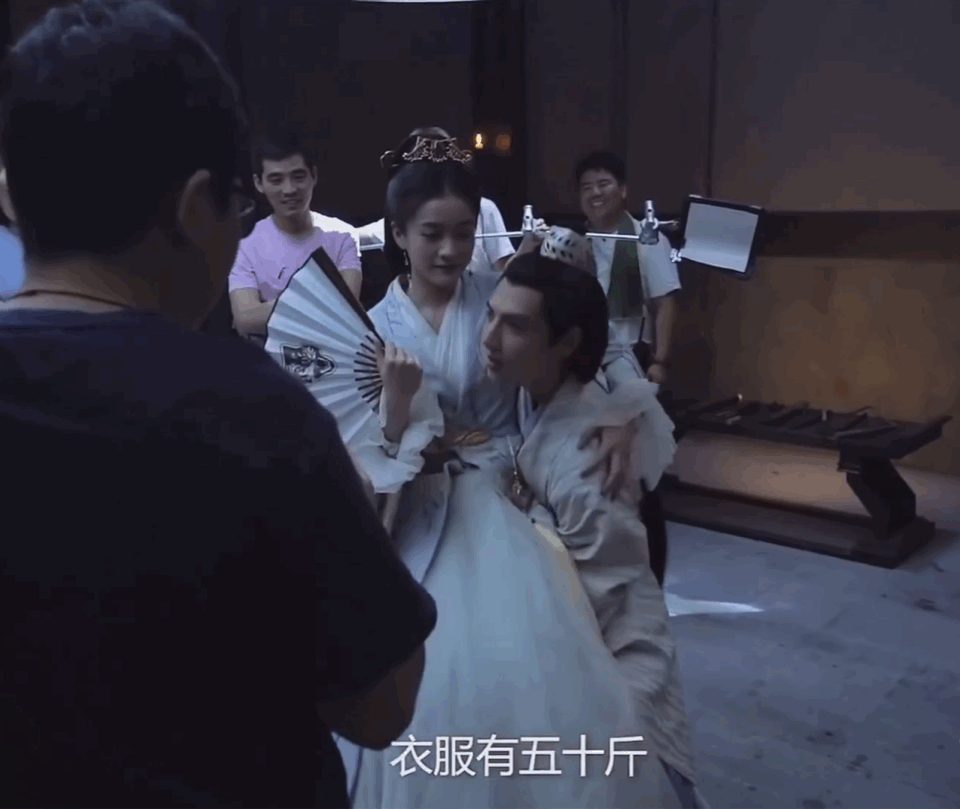 自体滑轨还会轻功,武功了得的罗云熙是神仙吗?