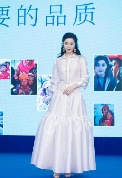 范冰冰近照妆容精致状态好，为复出竟接奶粉代言