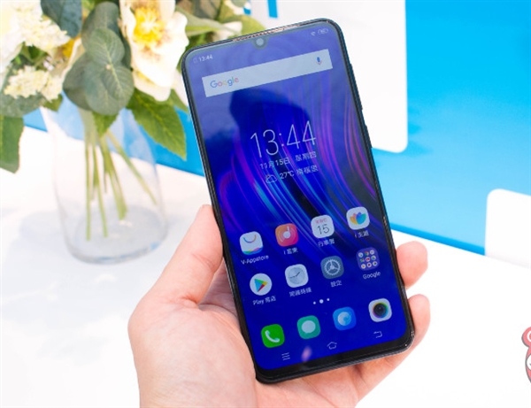 vivo V11/V11i发布：2200元起 11月16日开卖