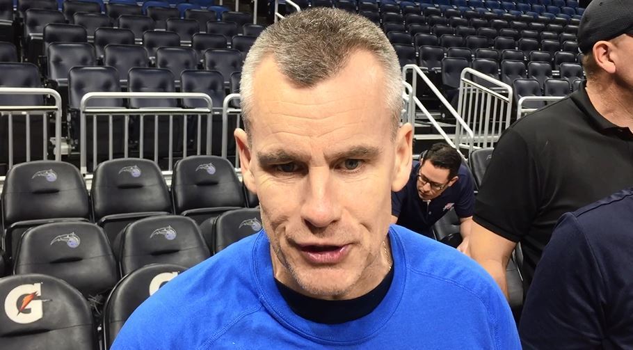 多诺万：当你防好三分，你的天赋就有机会来接管比赛