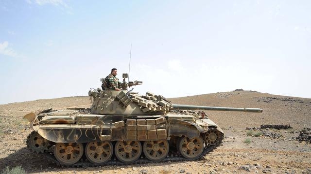 美国出手真管用，叙民主军已击退IS反攻，正在搜捕巴格达迪