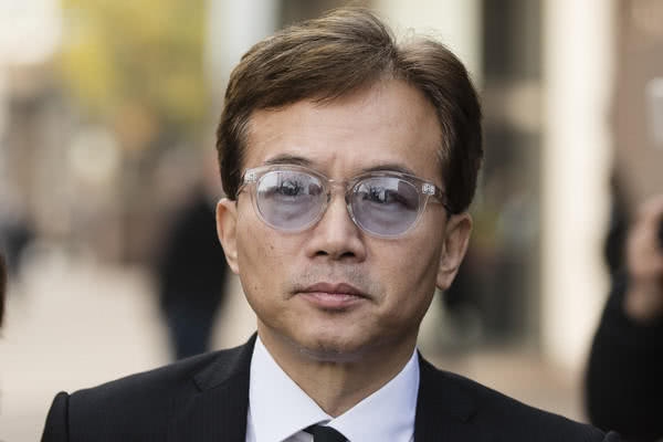 孙安佐公开道歉，狄莺流下后悔的眼泪，法官训话：别再当宝妈