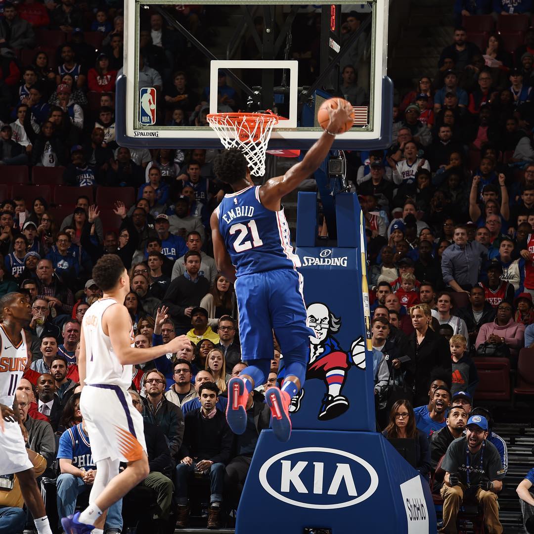 恩比德伤愈复出后对费城76人战术体系的影响预测