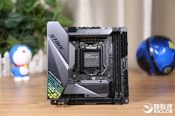 全副盔甲 华硕ROG STRIX Z390-I Gaming主板开箱图赏