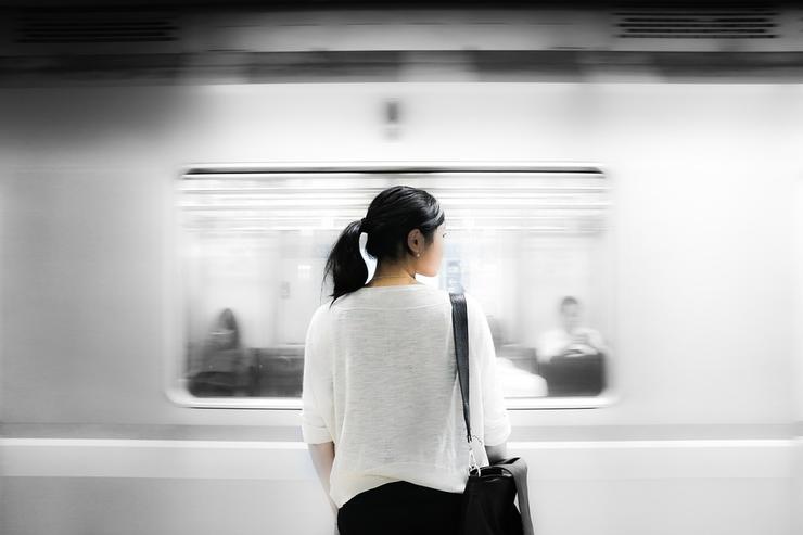 明年全面推广电子客票，凭身份证就可以坐火车