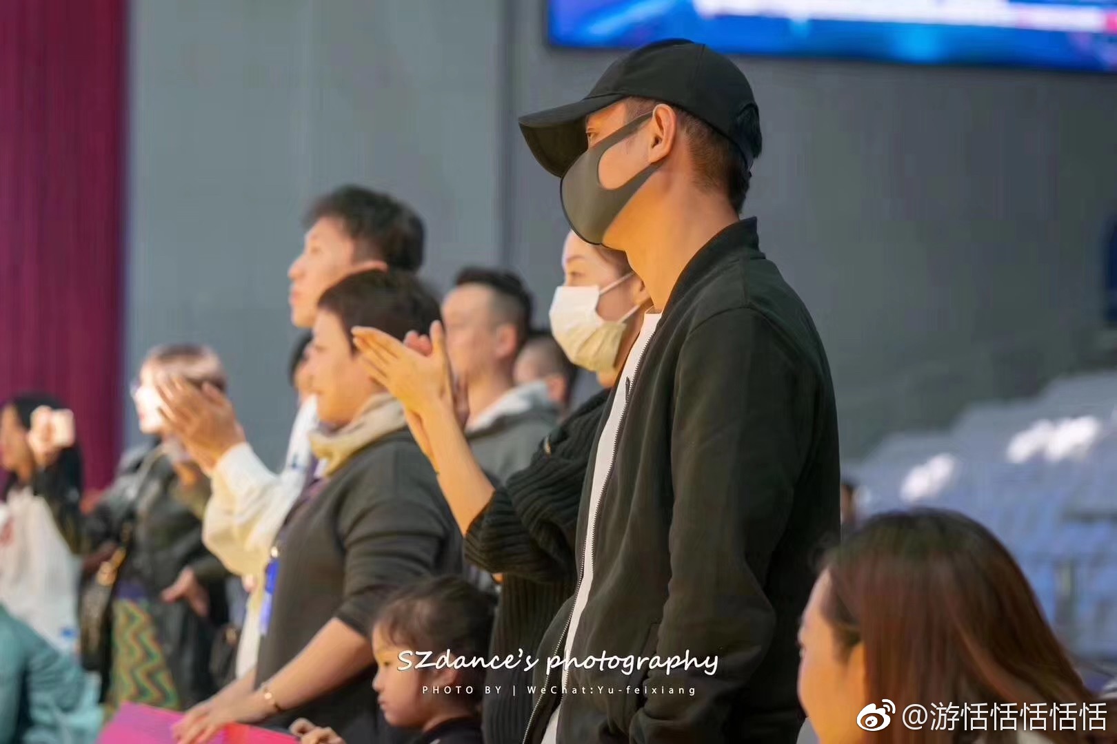 马伊琍文章陪女儿参加舞蹈比赛，网友：不愧是明星的娃，太瞩目！