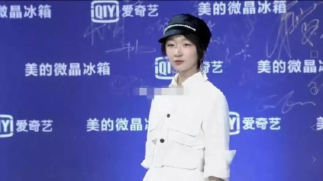 爱奇艺尖叫之夜明星造型PK：吴谨言成灾难，吴亦凡被吐槽罗圈腿！