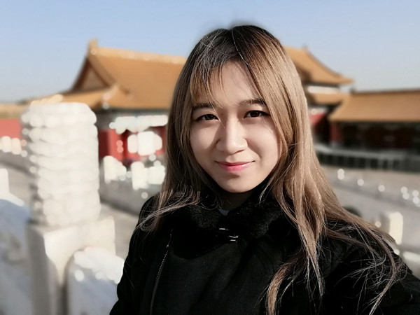 荣耀10青春版人像虚化自拍样张