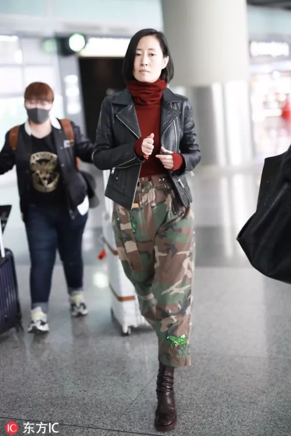要想和杨幂一样飒?迷彩外套穿起来!