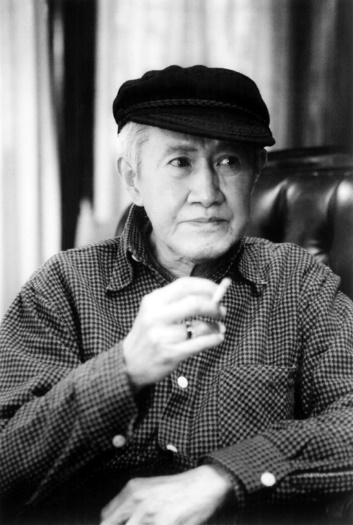 年轻的人们，爱着那首得不到的《从前慢》