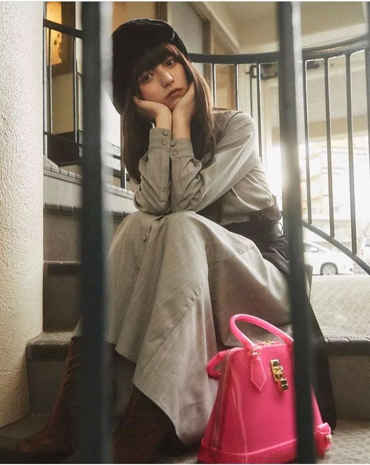 日本爆红的洛丽塔美少女，真人版混血芭比，靠漫画眼成新晋宅男女神！