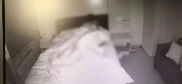 开房不开灯，网恋真刺激