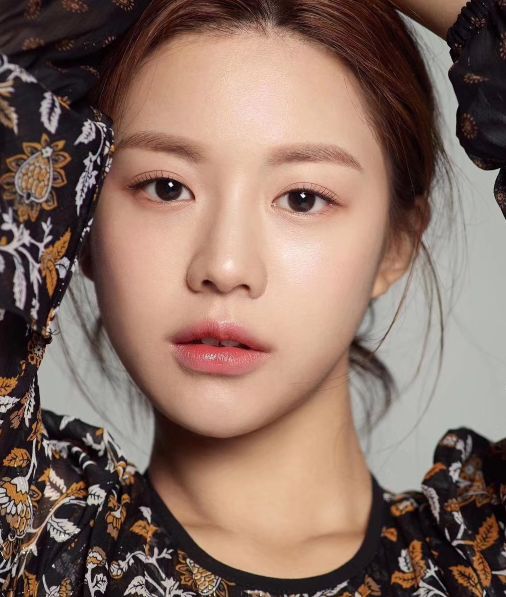 韩国最新一代整形模板出炉，这脸能代表这个时代的审美吗?
