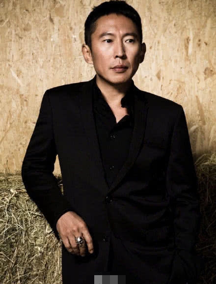 钮承泽被质疑搏同情心，躲过审讯后发声：请大家一起感受爱