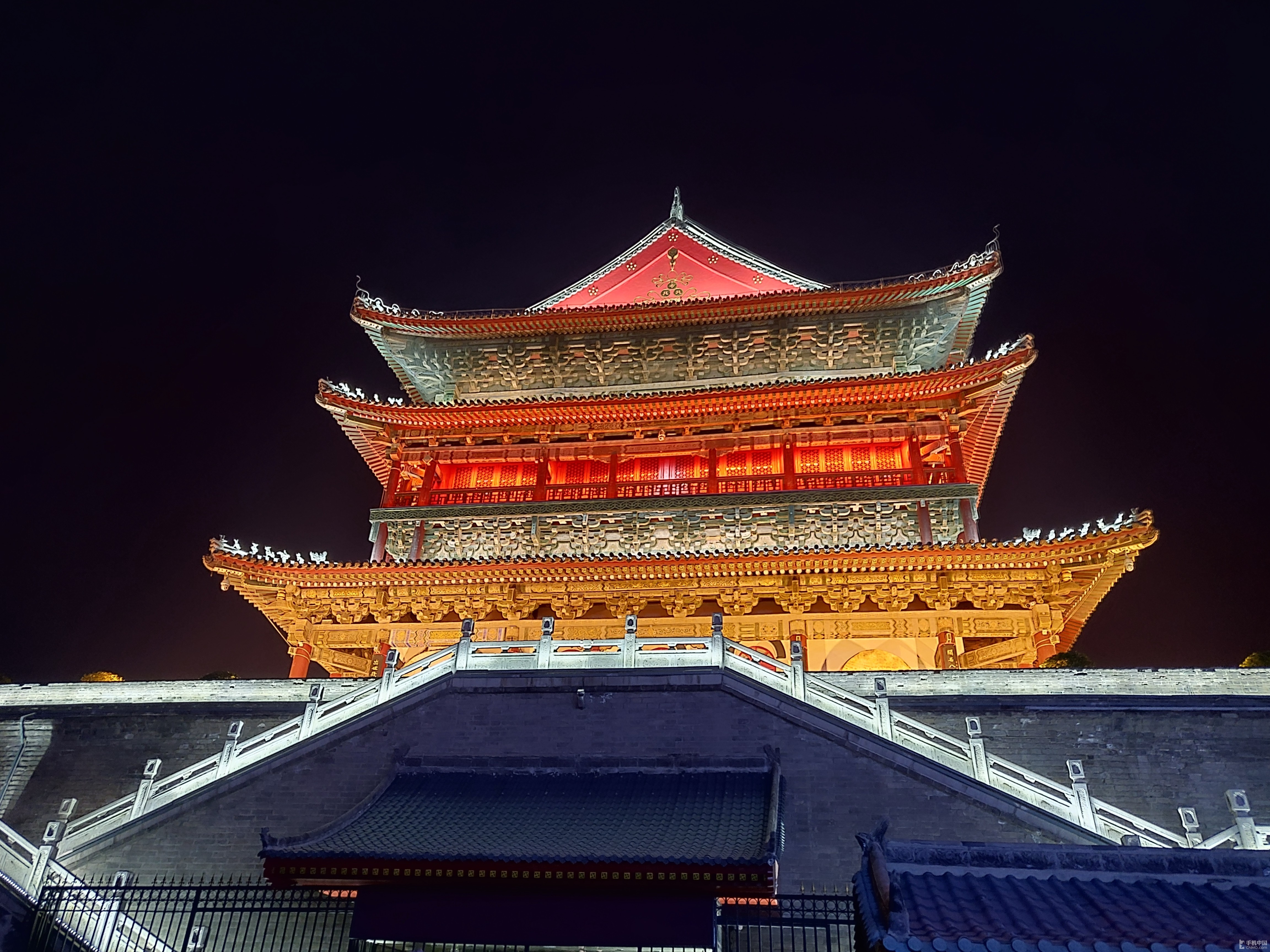 行摄志：跟随一加6T领略夜之古城的壮美