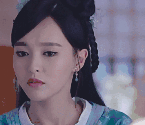 她想被封杀？忘了自己是中国人？还拉踩刘亦菲？