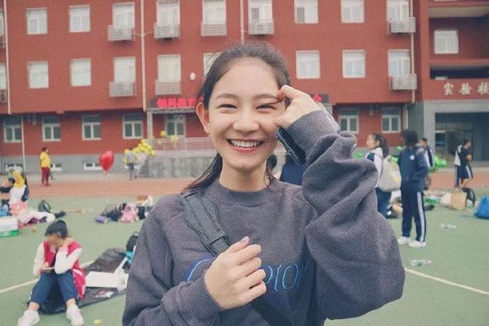 童颜嗲精、圆脸萌妹、超A京妞…这些美少女的vlog比欧阳娜娜还中毒！