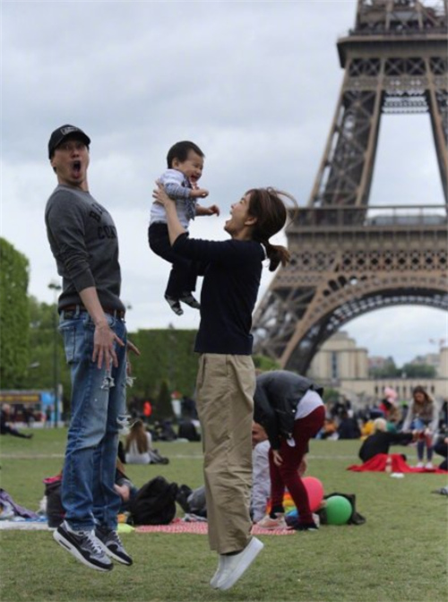 Ella被问是不是怀了二胎，她回答6个字让人脸红