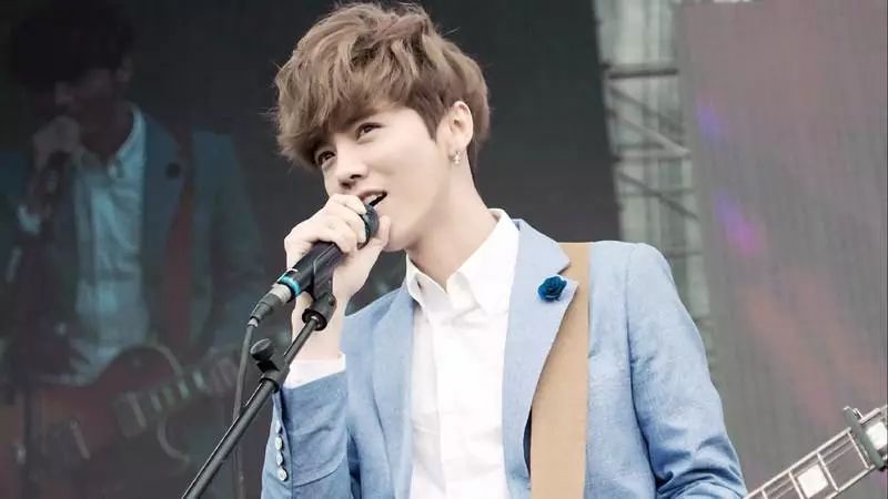 醒醒吧!这些明星都在骗人