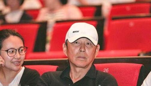 63岁陈道明升级当外公，没想到他女儿这么美