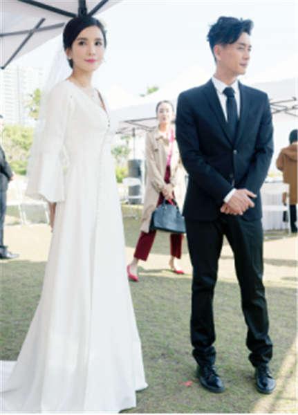 百变女神王希维狂虐黄宗泽,却自曝理想型就是他!