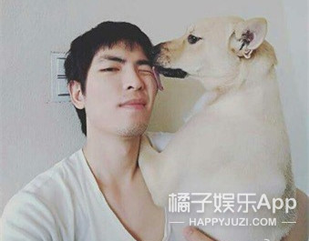 被他和流浪猫狗的故事感动了...