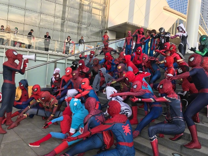 每日神段子丨去漫展看看就知道有多少蜘蛛侠了，年底冲业绩吗？