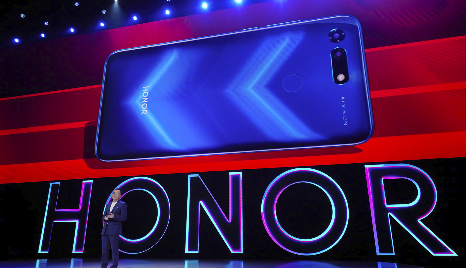 荣耀V20旗舰手机发布:麒麟980+4800万+TOF+屏下镜头