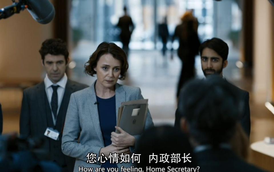 看女高管与小狼狗谈恋爱,不如看看她是怎么将