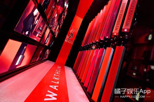 YSL细管哑光口红不羁前行快闪店首站
