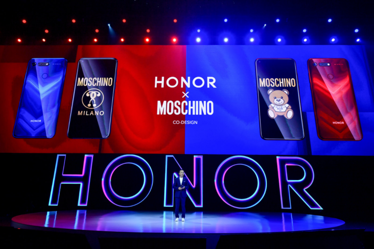 荣耀品牌全面升级背后：以战代守，深蹲起跳