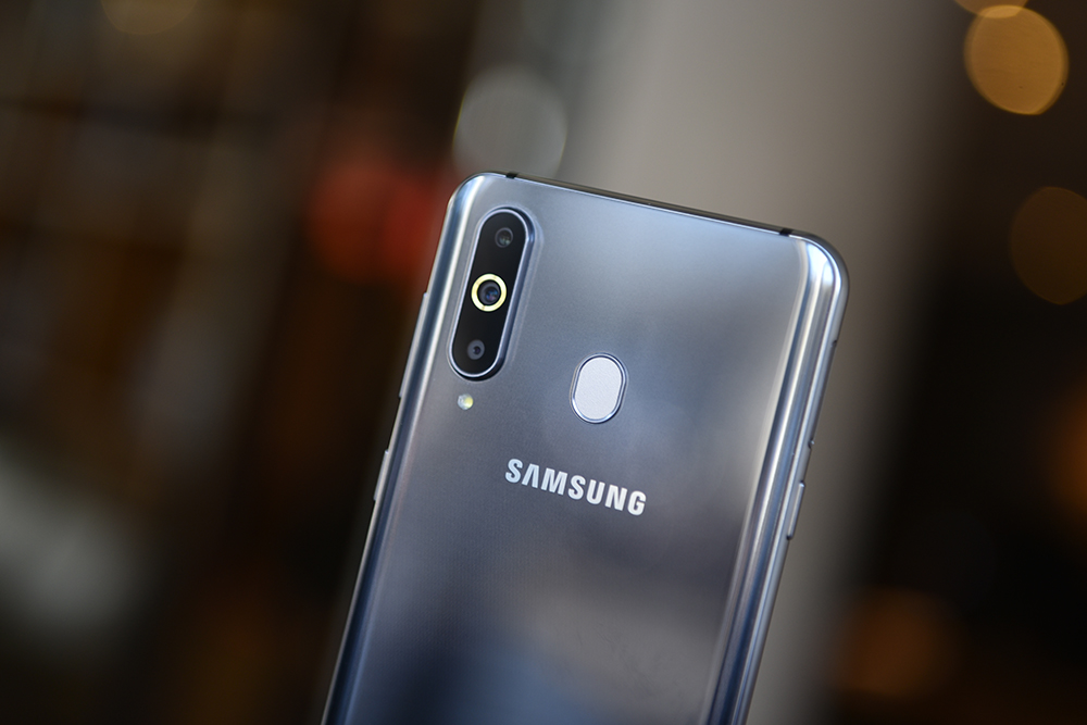 黑瞳全视屏 潮流渐变 三星galaxy a8s图赏