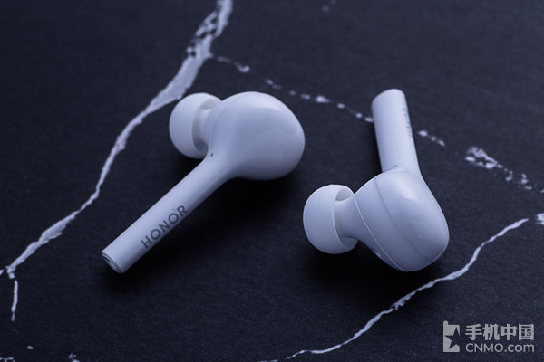 荣耀FlyPods青春版评测 便携设计听感出众