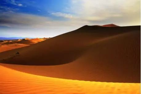 阿拉善三日游经典线路推荐全景探秘“中国骆驼之乡”的魅力