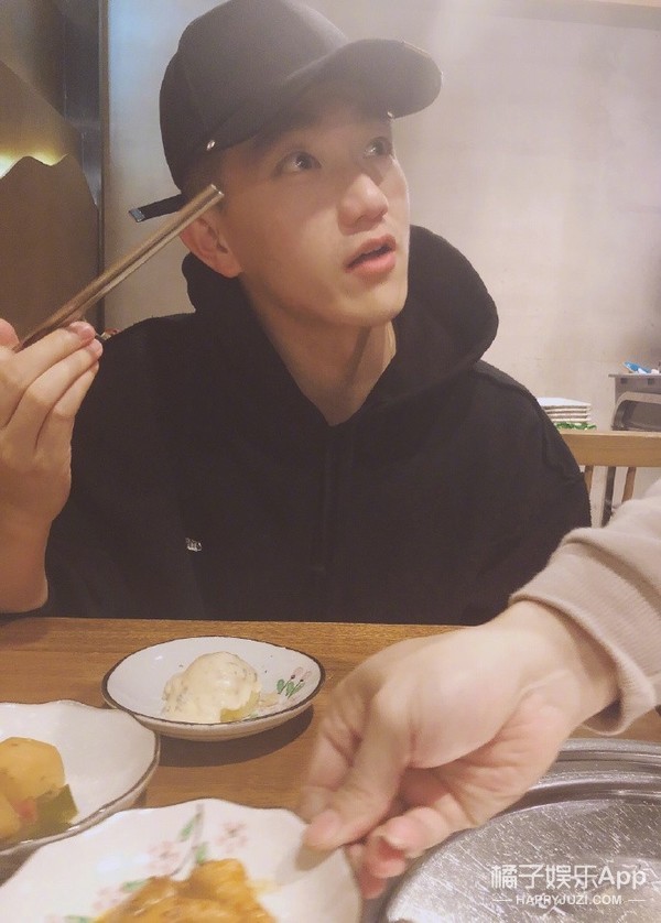 Baby回应唱歌跑调 言承旭方回应出柜传闻
