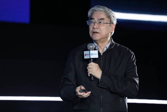 院士邬贺铨：人工智能的魅力是“永远在路上”