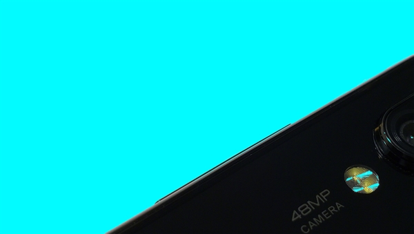 雷军深夜透露红米新机细节：继续保持高性价比