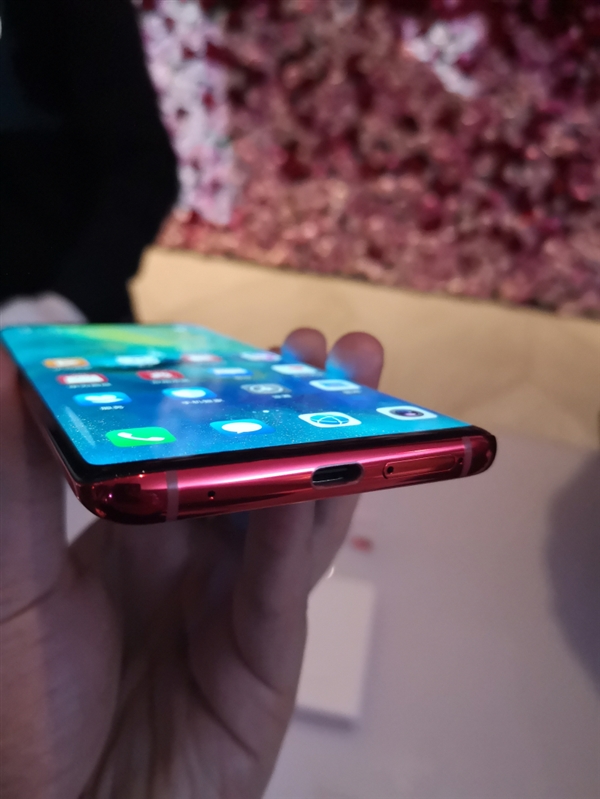 华为Mate 20 Pro馥蕾红/璨星蓝发布：5399元起