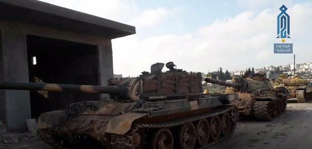 叙极端分子攻破军事基地缴获4辆坦克，改自爆坦克威力惊人
