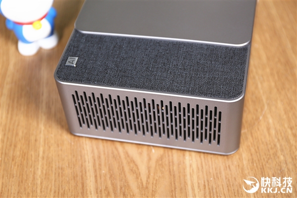 可投300英寸巨幕 当贝投影F1开箱图赏