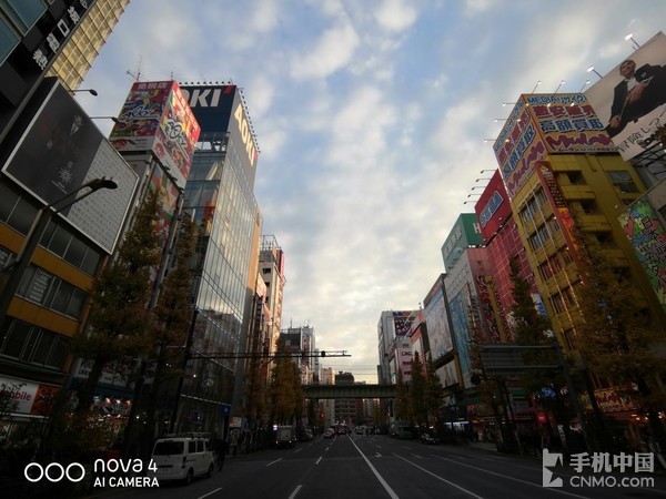 当华为nova4遇见东京：古今交融唯有广角相配