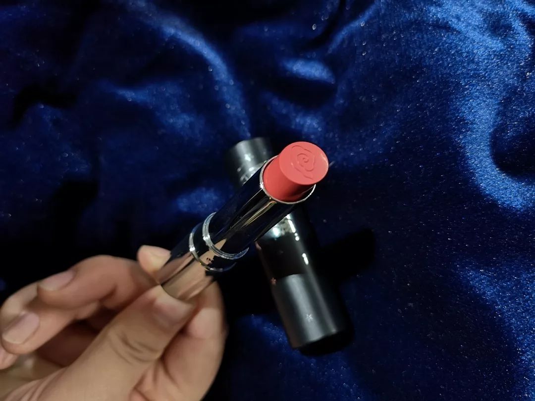 真人实测6款故宫云鹤螺钿系列口红，故宫IP最后的挽尊机会？