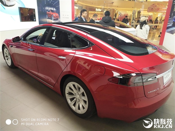 红米Note 7首销前调整拍照水印：强化4800万镜头