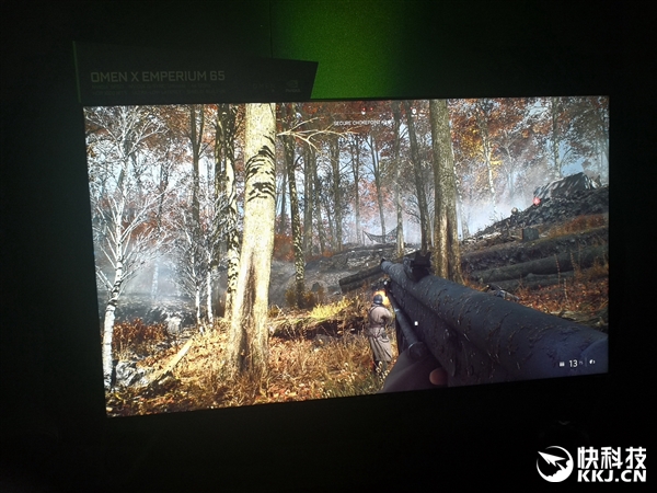 来感受65寸BFGD巨幕玩游戏!沉迷不可自拔