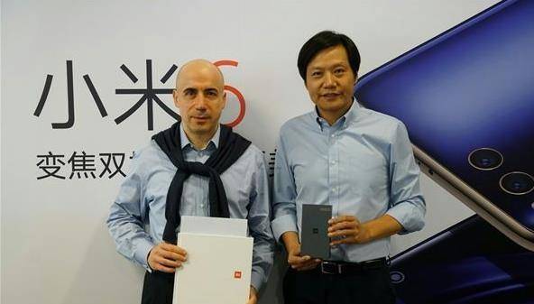 【虎嗅早报】美团回应涉足游戏：别多想；俄罗斯富豪减持小米近6亿股份